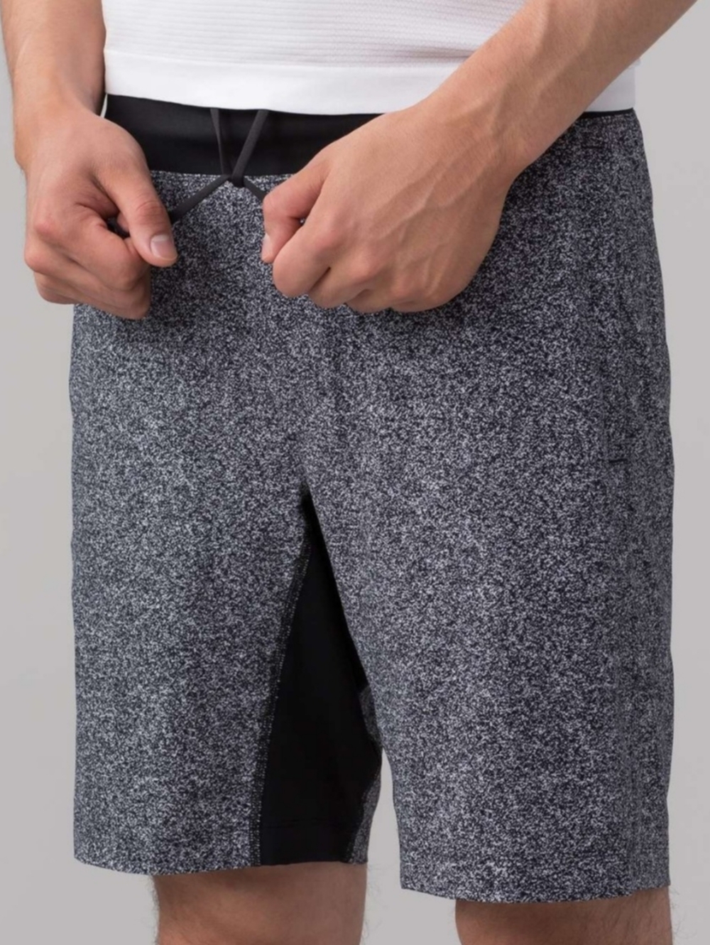 Lululemon Men's T.H.E Short Luxtreme Liner 9"  Grey Athletic with Black Sz M